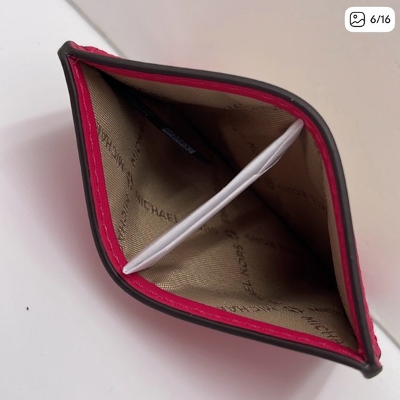 Michael Kors electric pink jet set travel wallet with ID slot. New with tags. - Picture 3 of 3